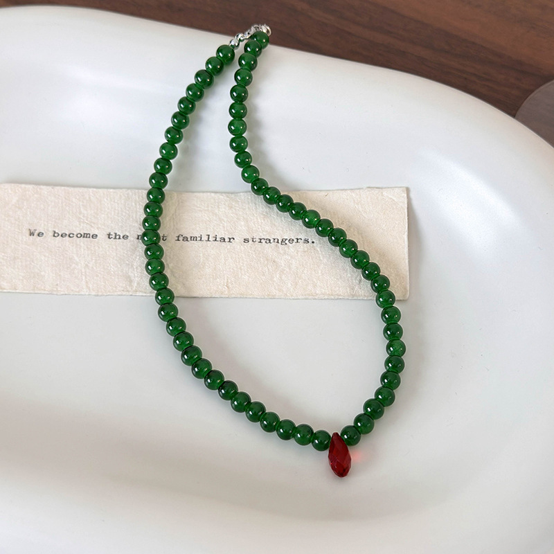Vintage Green Beaded Necklace  - Vintage Fashion Look avaliação e preço