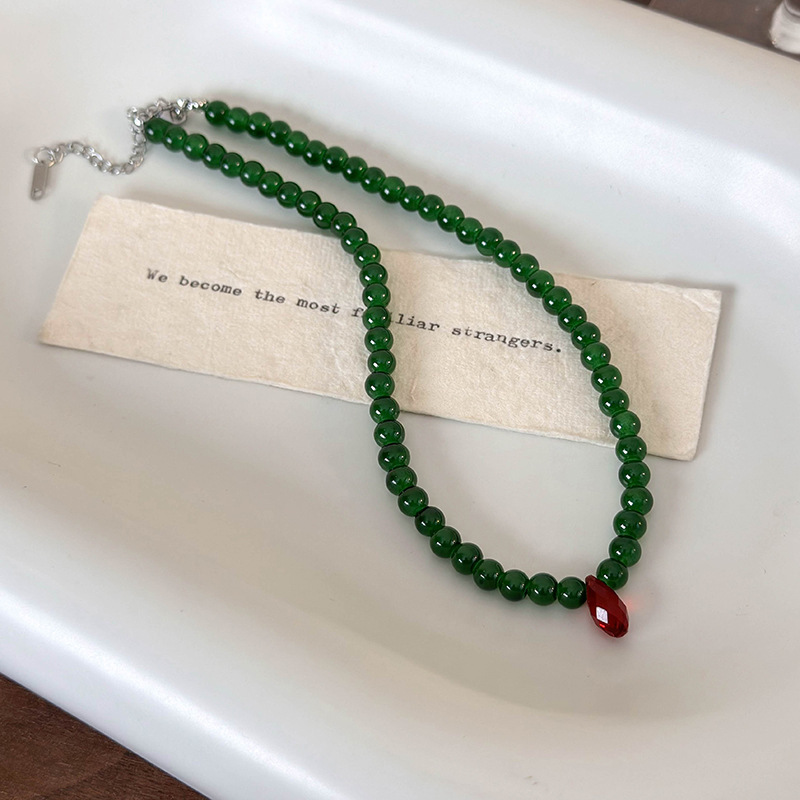 Vintage Green Beaded Necklace  - Vintage Fashion Look avaliação e preço