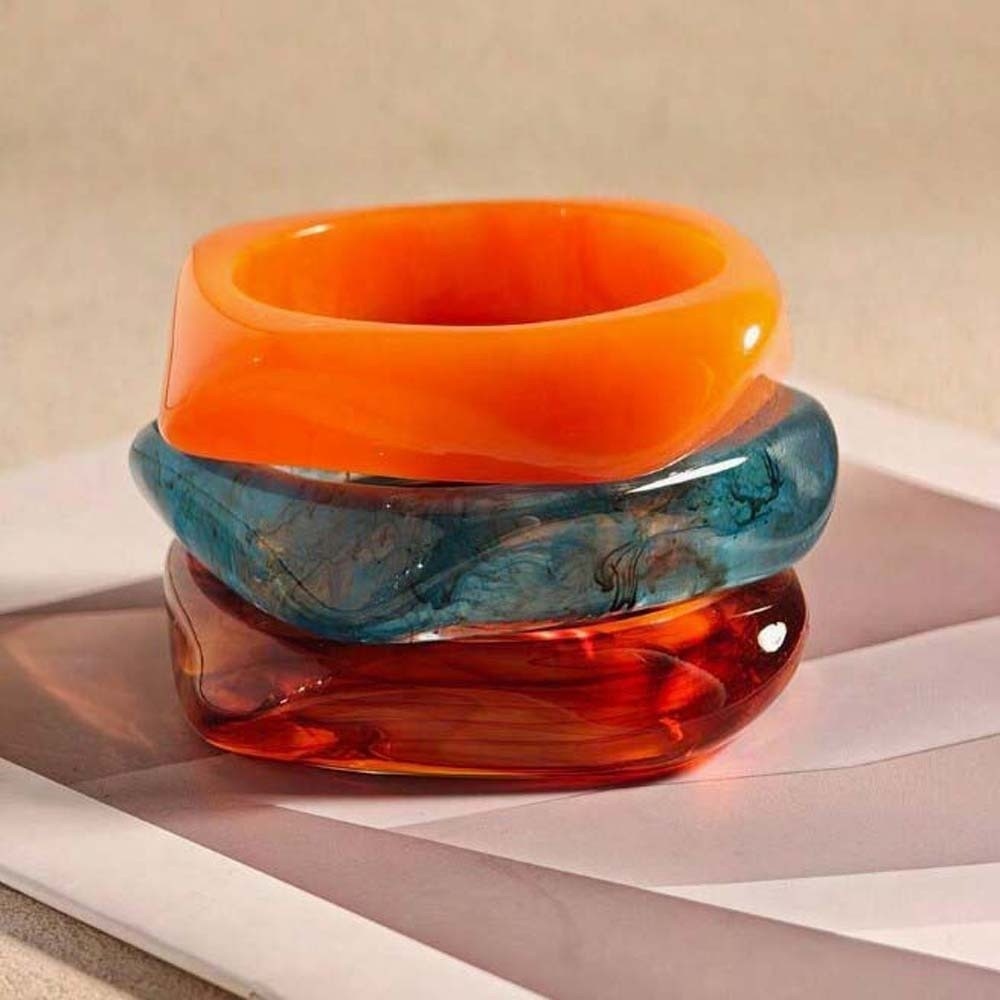 Statement Bangles Translucent  - Vintage Fashion Gen Z avaliação e preço