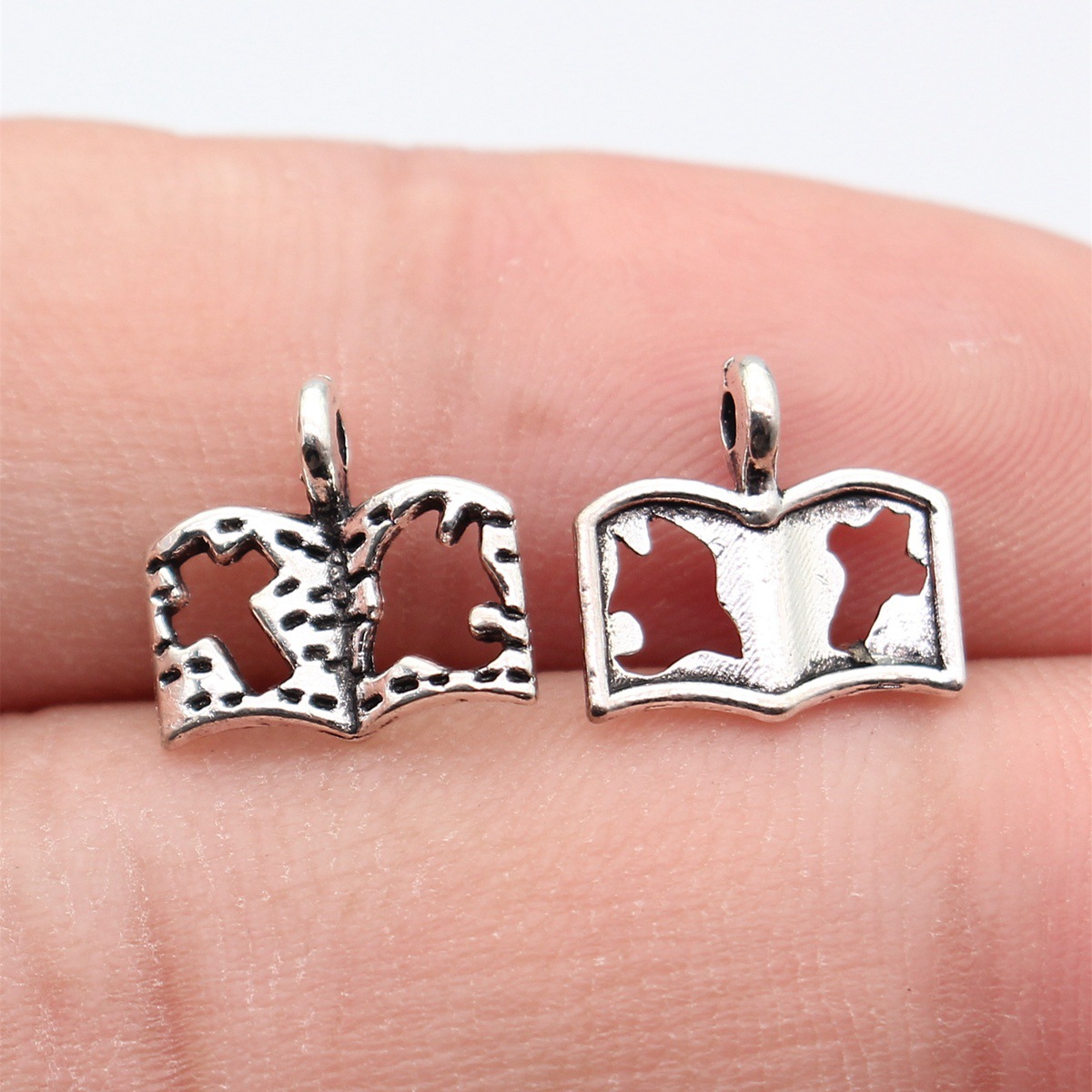 80pcs 11x11mm(0.43x0.43inch) A - Vintage Fashion Books avaliação e preço