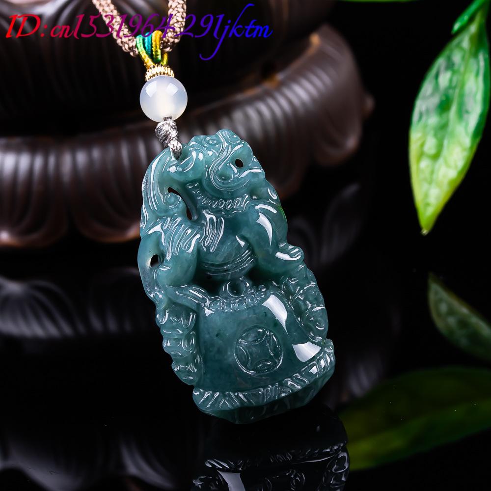 Burmese Jadeite Pixiu Pendant  - Vintage Fashion Accessories avaliação e preço