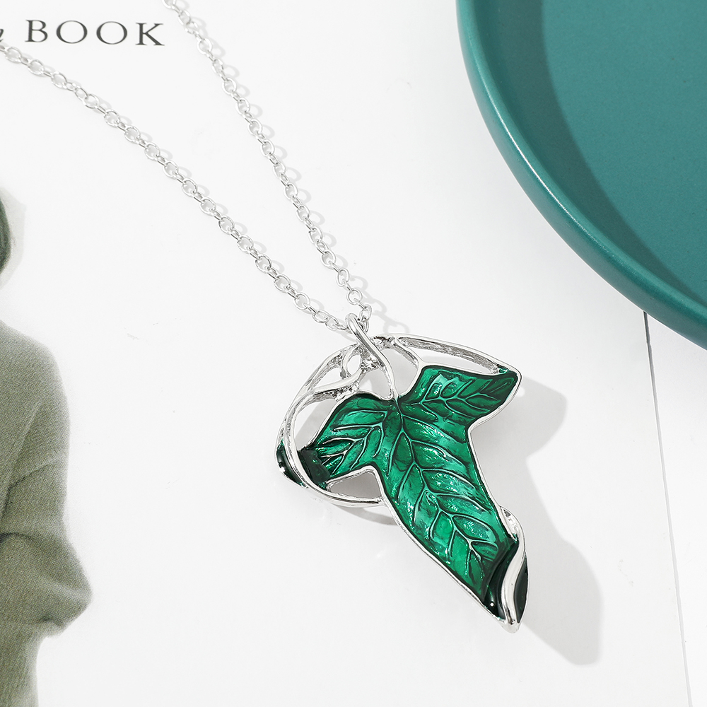 Vintage Green Leaf Pendant Nec - Vintage Fashion Accessories avaliação e preço