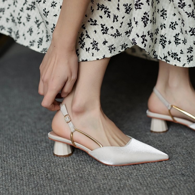 French Vintage Pointed-Toe San - French Vintage Fashion avaliação e preço