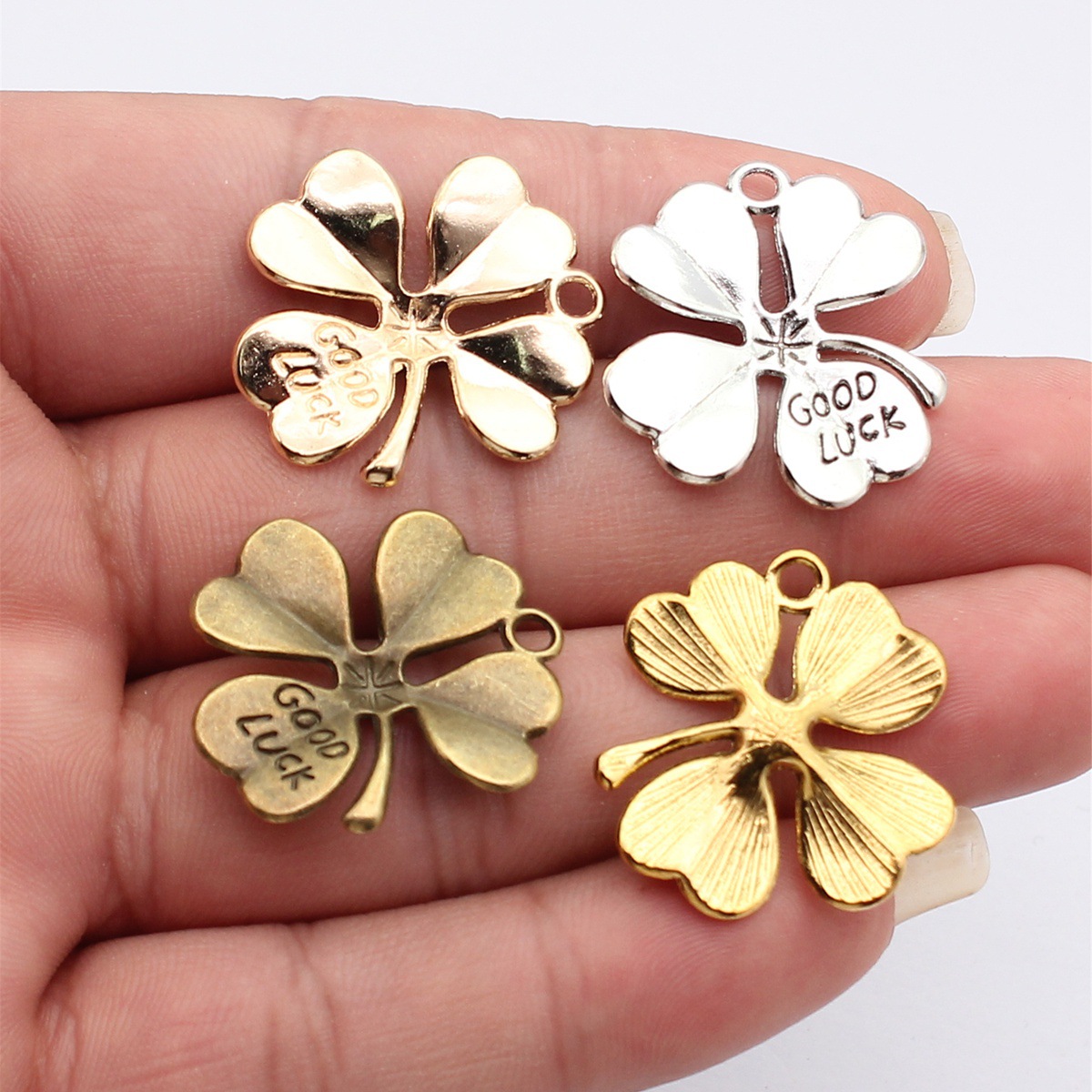 WYSIWYG 5pcs 28x26mm Kc Gold C - Vintage Fashion Tumblr avaliação e preço
