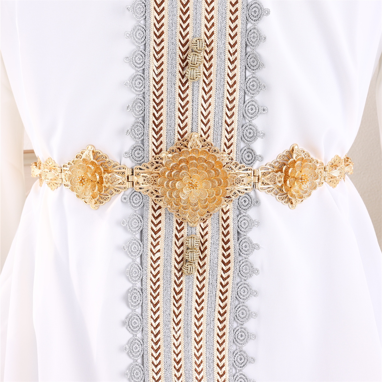 Retro Bride Carved Chatelaine  - French Vintage Fashion avaliação e preço